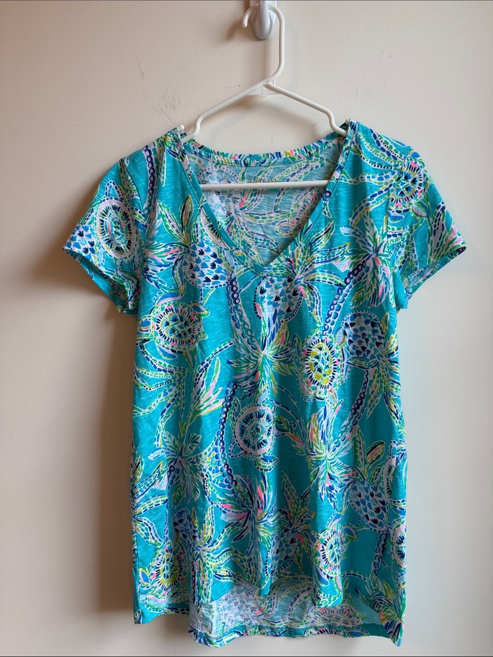 Lilly Pulitzer Turquoise Floral V‑Neck Women’s Top